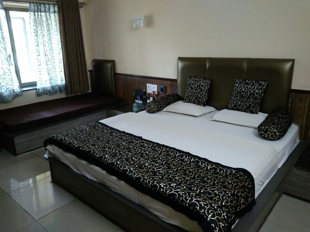 Savshanti Lake Resort สปุถะระ ภายนอก รูปภาพ