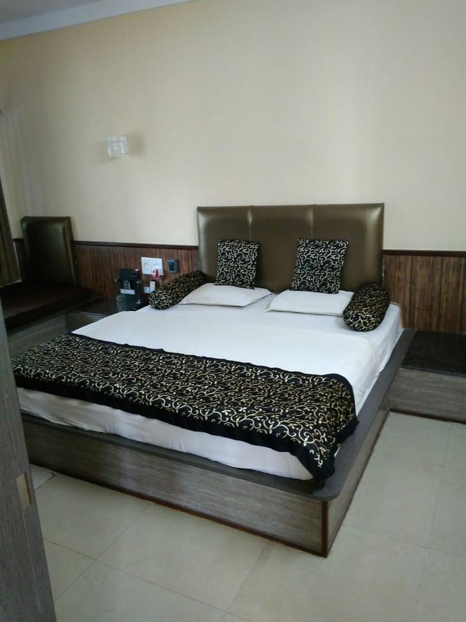 Savshanti Lake Resort สปุถะระ ภายนอก รูปภาพ